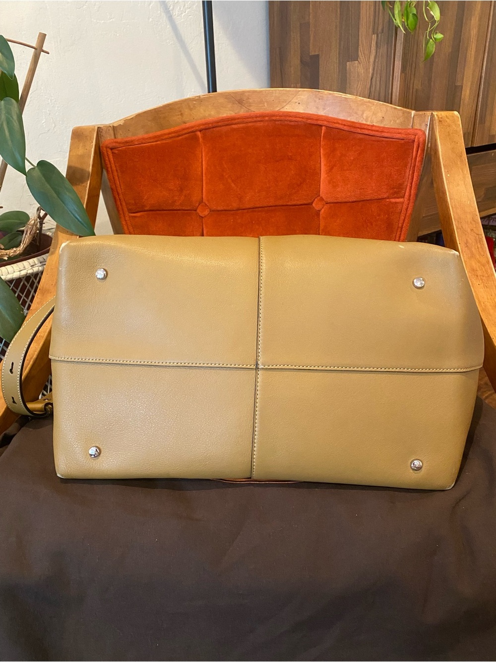 TOD'S Di Swing Mustard Leather Top-Zip Tote with Detachable Shoulder Strap - Picture 5 of 12